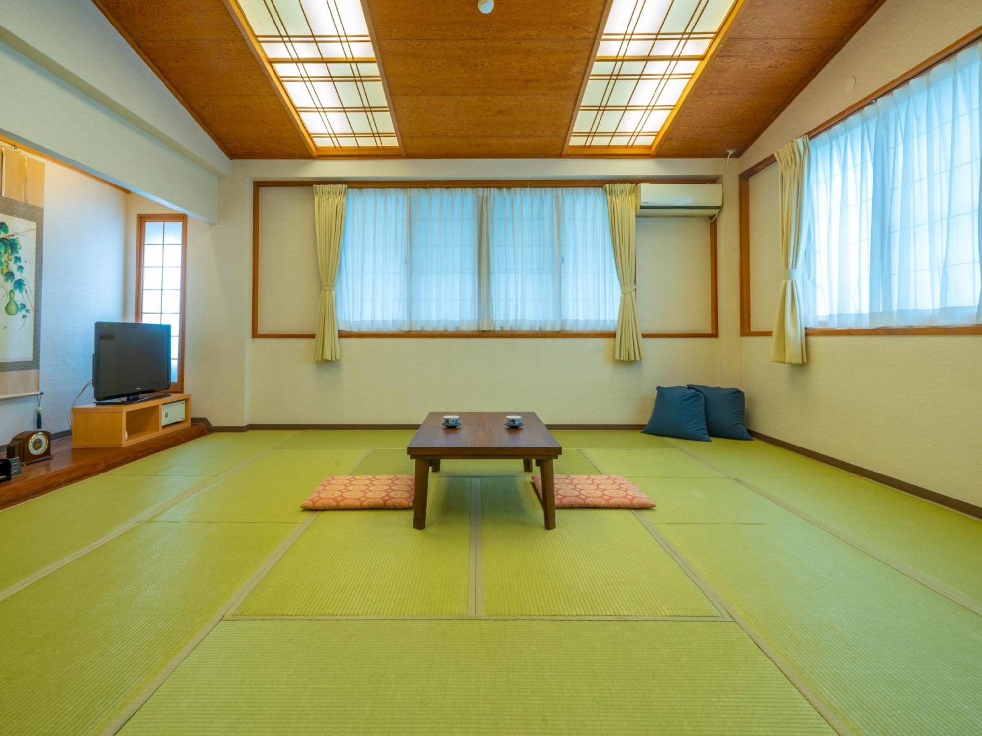 Yawaragi-No-Sato Yadoya Hotel Yufu Ruang foto